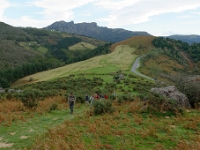 DSC9395 DxO  Dans la vallée d&#39;Oyartzun. Au loin le massif des trois Couronnes ou Montes des Aia.
