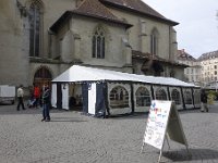DSC3328  Prosélytisme ou comment consommer un café gratuitement. C'est là qu'un certain Aymon oublia son sac à dos, mais il était en de bonnes mains. Quant à celui de Dame Kathleen, hélas, il disiparut à tout jamais de la terrasse d'Ouchy.