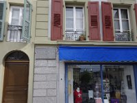 DSC3336  Sur la plaque il est écrit : "La Source. La plus ancienne école d'infirmières laïques du monde fut fondé ici le 4 novembre 1859."