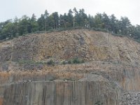 DSC1711 DxO  C'est un lac de lave et non une coulée. Les prismes sont soit ordonnés, soit désordonnés mais il n'y a pas d'entablement.