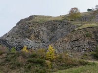 DSC1728 DxO  Les prismes sont irréguliers et plus ou moins en désordre. Il ne s'agit ni d'une coulée ni d'un lac de lave. Ce sont des dépots d'hydrothermalisme de type maar.