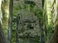 DSC2521 DxO  L&#39;effondrement du ciel de la galerie a libéré un espace circulaire, la cloche de fontis. Les décombres ont été déblayés et les parois de la cavité confortées.