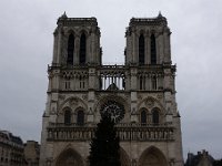 DSC2773 DxO  Les fondations de Notre-Dame de Paris reposent sur le calcaire grossier du Lutétien. Les pierres de construction sont en calcaire lutétien. Celles d&#39;origine proviennent de carrières locales.