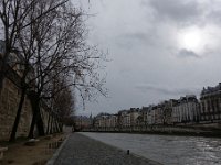 DSC2818 DxO  En face le quai des Grands-Augustins rive gauche.
