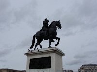 DSC2826 DxO  Statue de Henri IV. Le socle est en marbre.