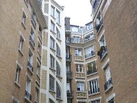 DSC2200  Immeubles de la Ville de Paris en briques, obtenues par la cuisson des argiles.