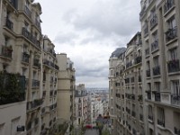 DSC3130  Rue du Mont-Cenis. Vue vers le nord. Au loin, la butte témoin de Cormeilles-en-Parisis.