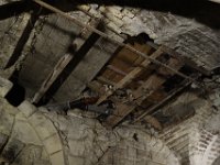 Renforcement du plafond par des poutres en béton